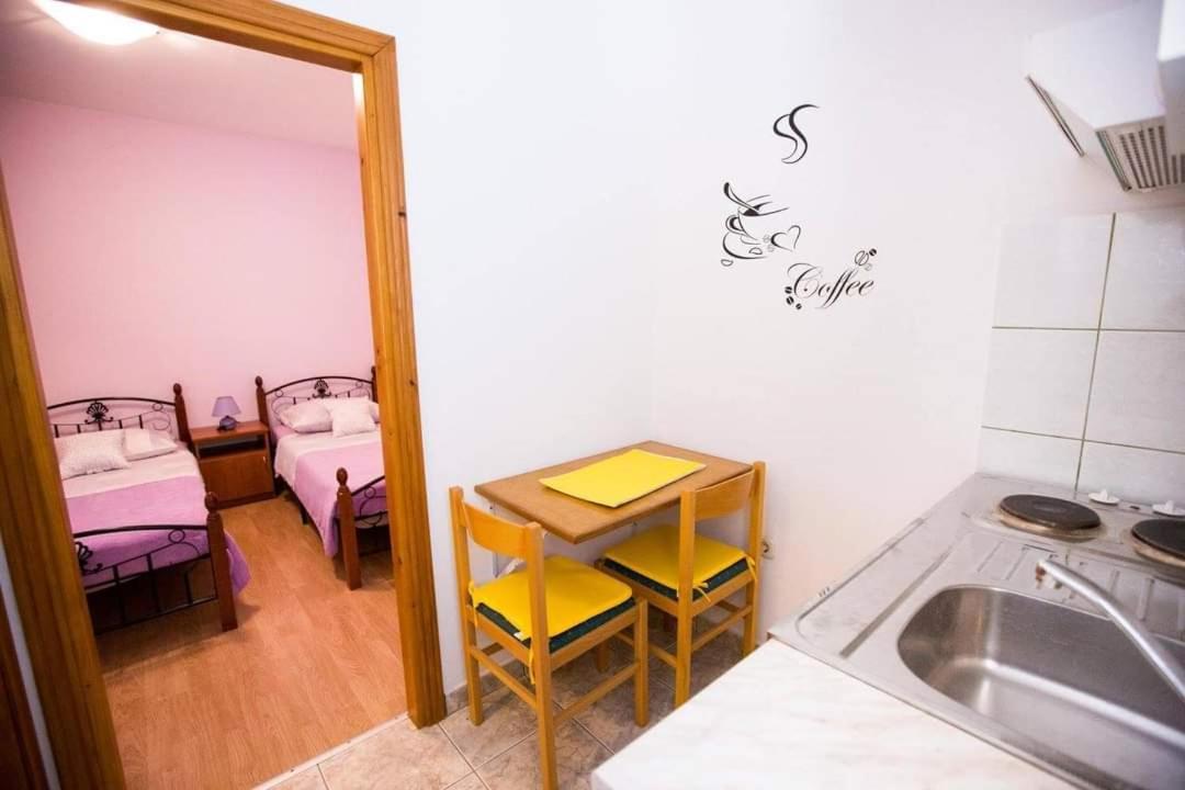 Apartmani M&S Podstrana Eksteriør billede